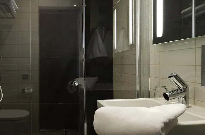 Langvik Congress Wellness Отель Киркконумми